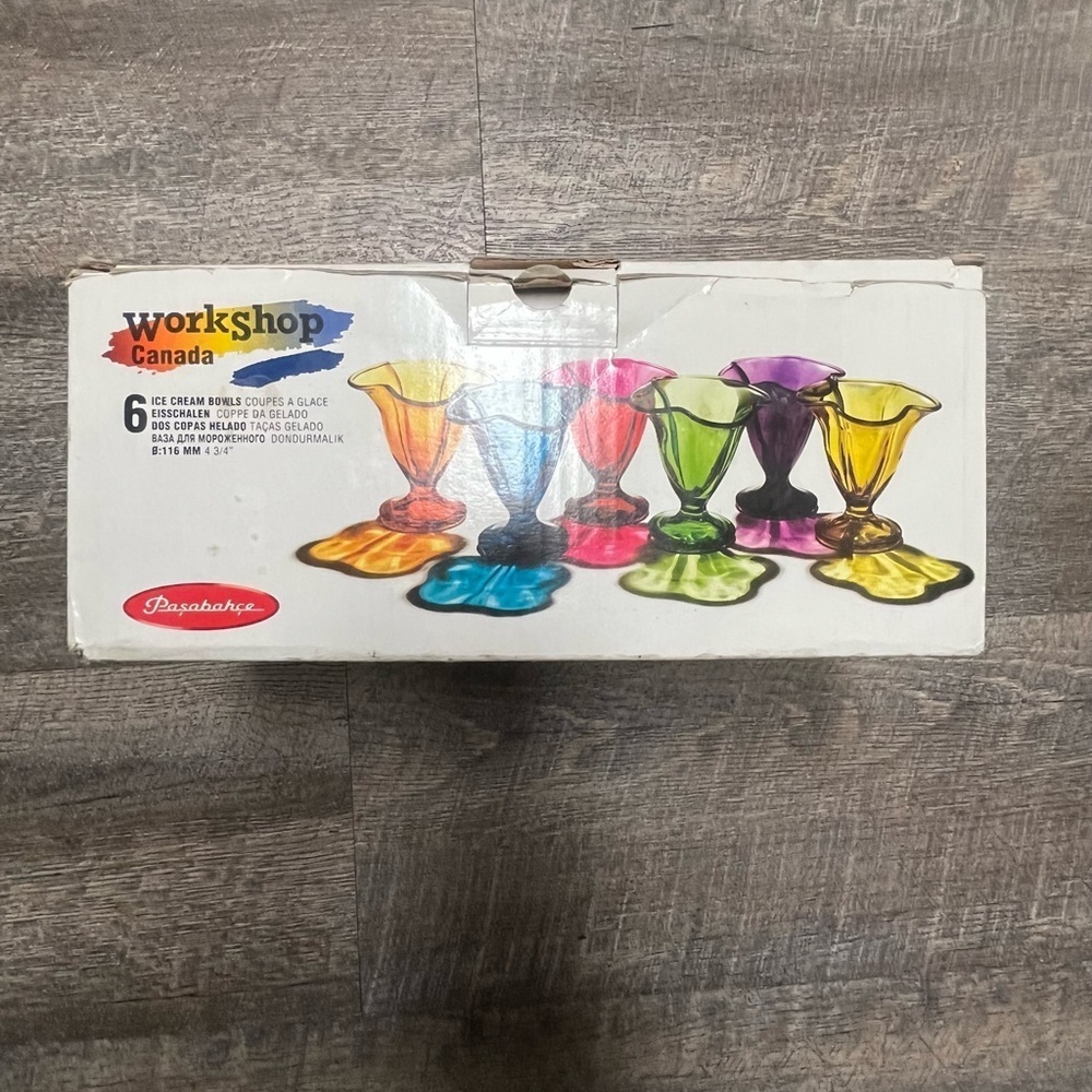 Set of 6 vintage Posabahce workshop Canada Ice cream bowls. New